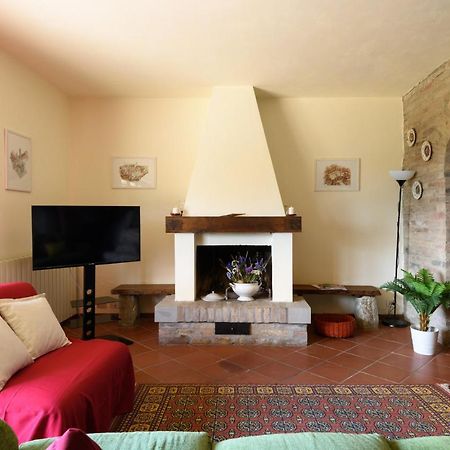 Villa Il Campo Degli Ulivi Ponte A Bozzone Bagian luar foto