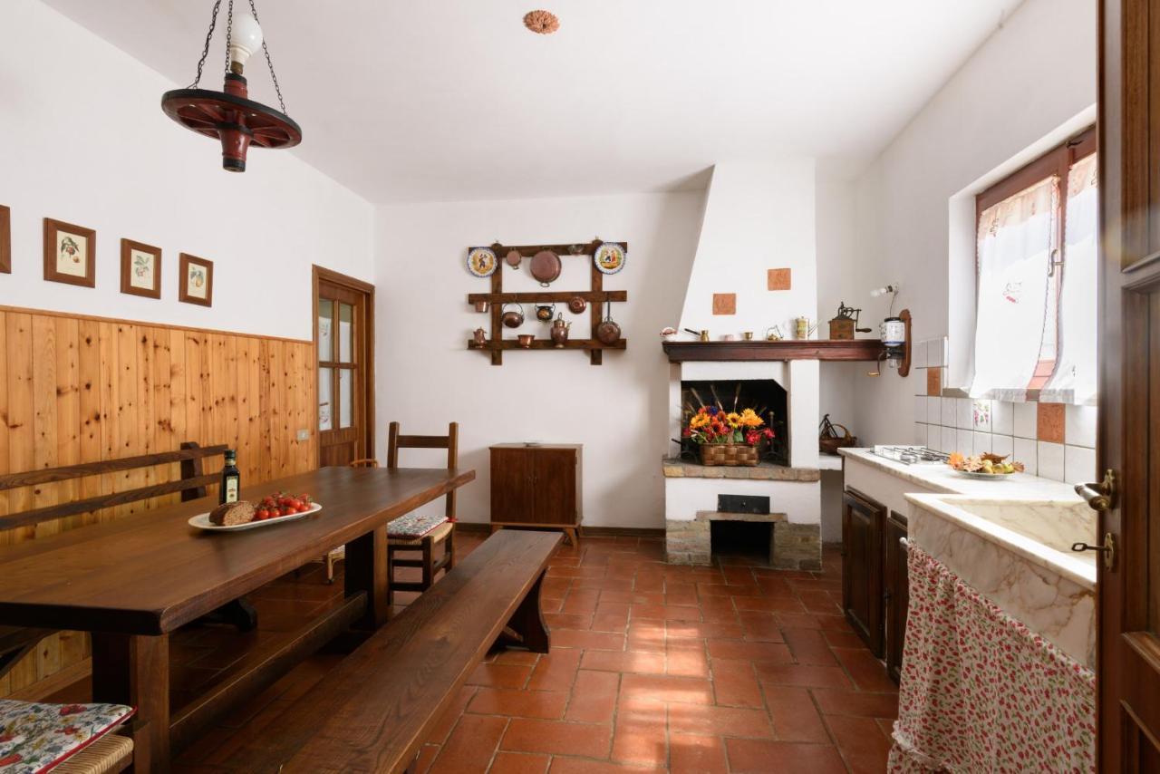 Villa Il Campo Degli Ulivi Ponte A Bozzone Bagian luar foto